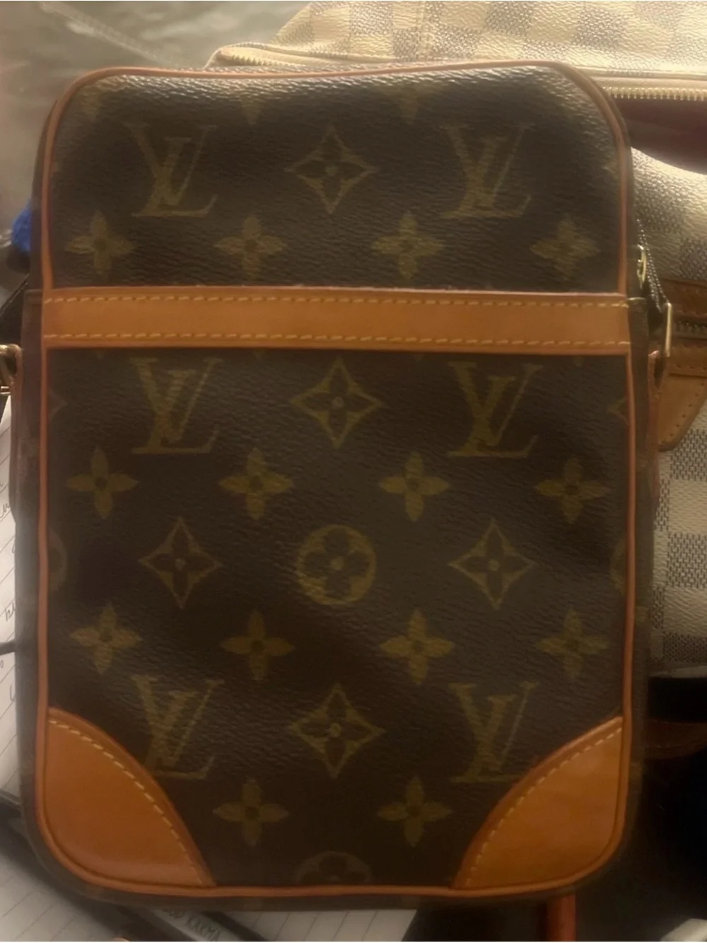 Louis Vuitton compact louis